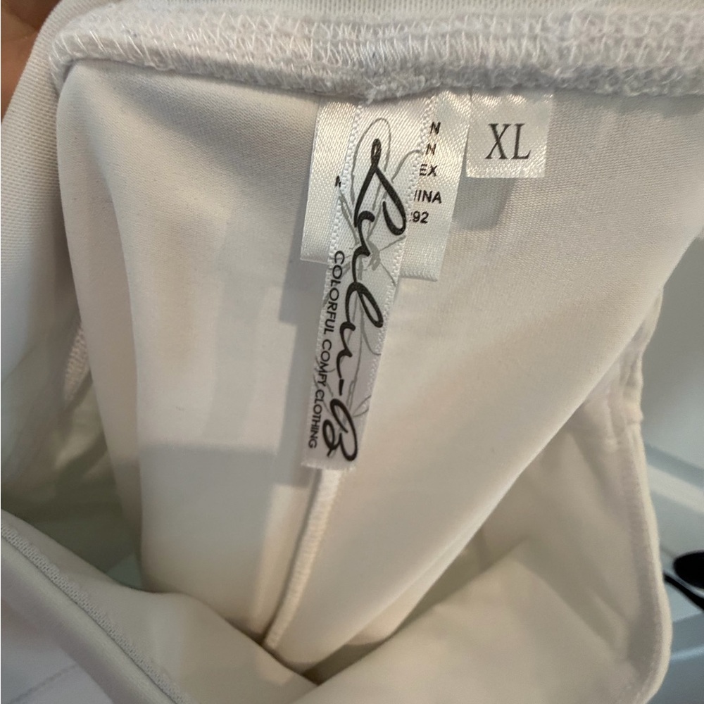 Lulu-B White Mini Skort - Picture 3 of 3